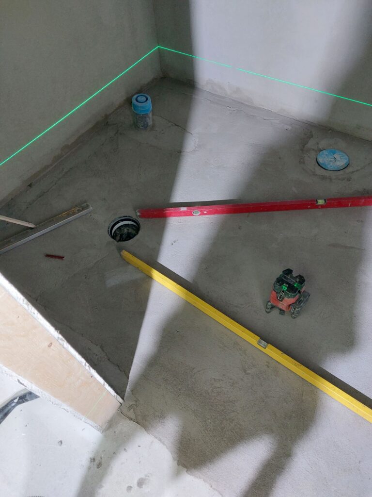 Kaatojen mittaus laserilla ja vesivaa'alla
