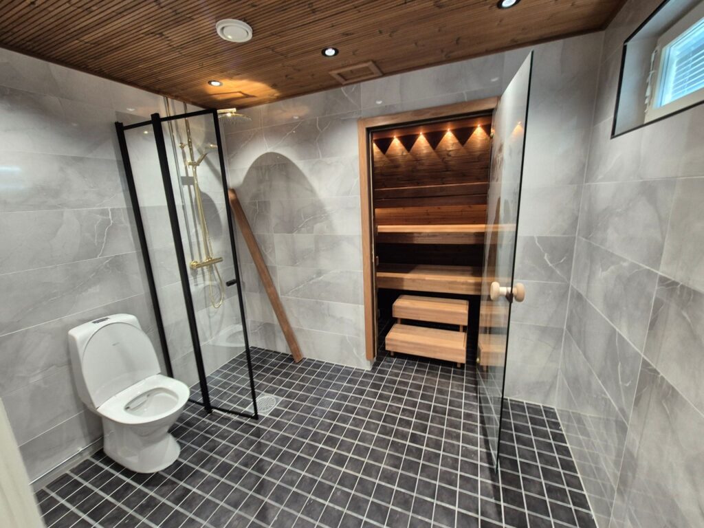 Valmis kylpyhuone, WC ja sauna