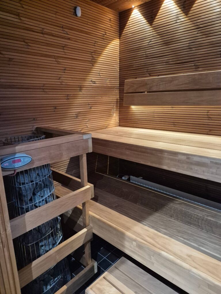 Sauna, kiuas ja lauteet