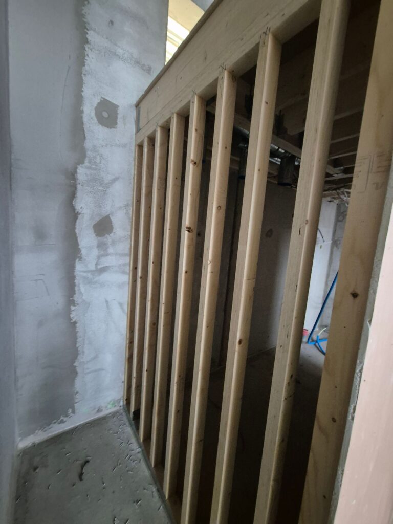 Väliseinän puurunko
